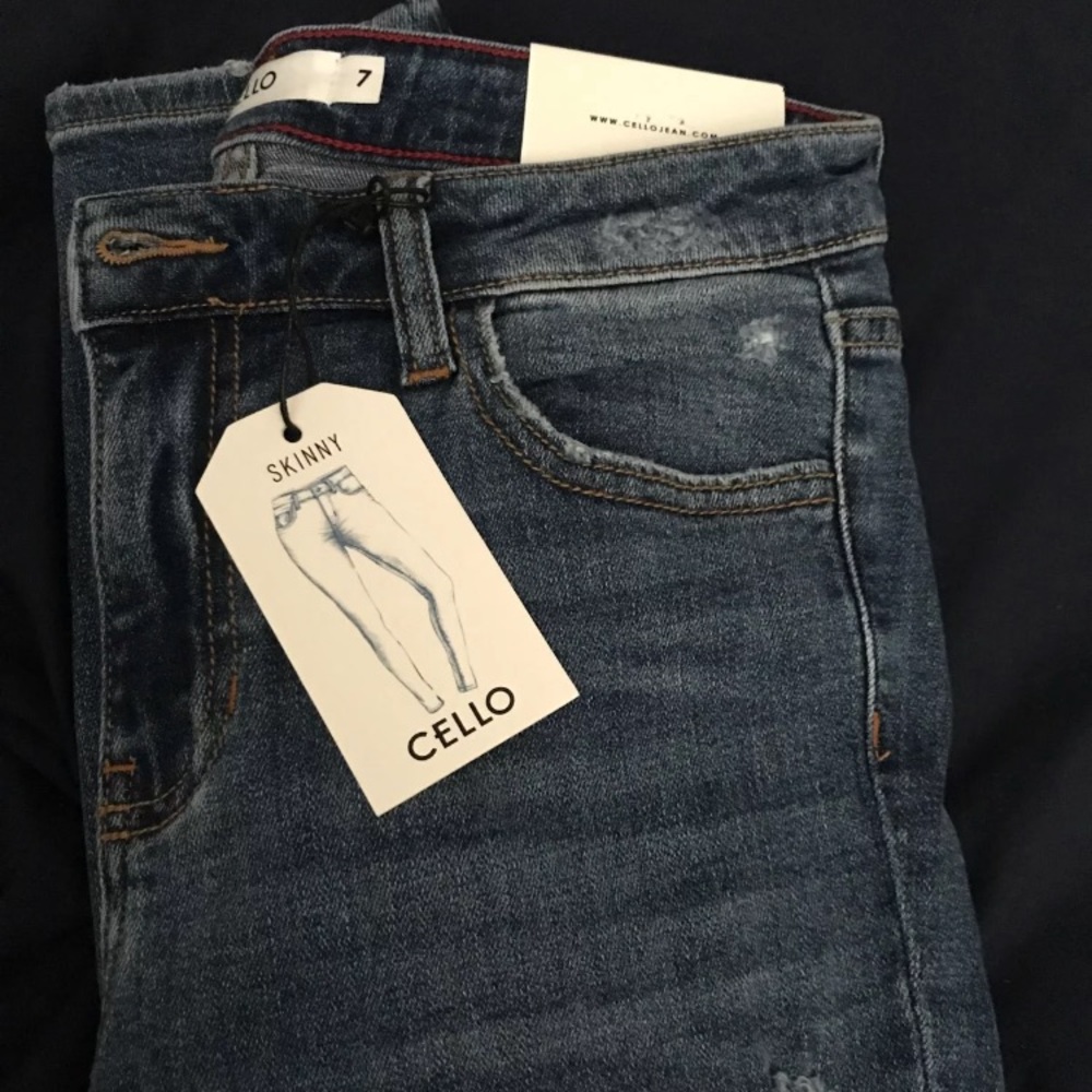 BRAND NEW fashion nova denim distressed jeans